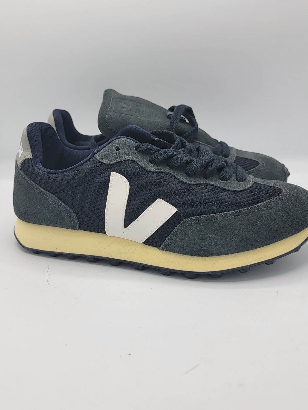 Veja Rio Branco Sneaker with White V